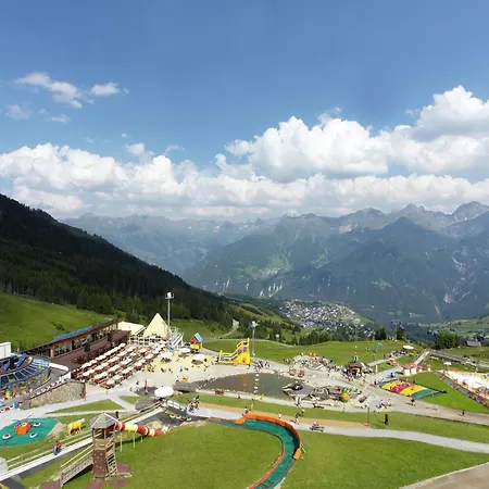 In By Slope & Sauna Ladis